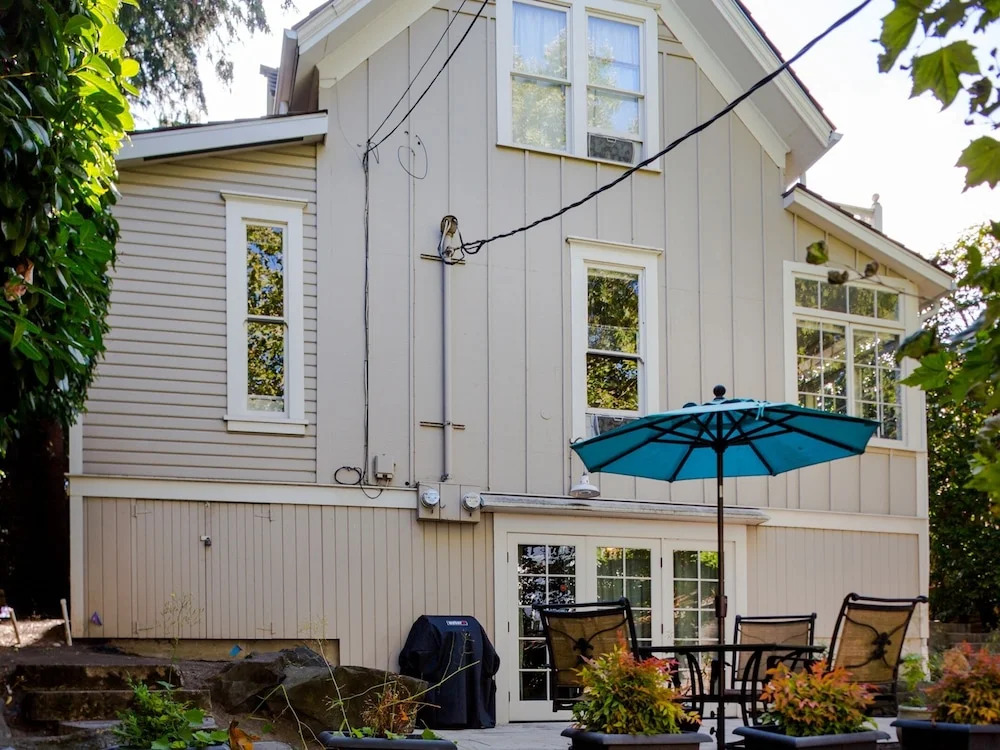 New Listing! Updated Victorian W/ Lake Union Views 3 Bedroom Home