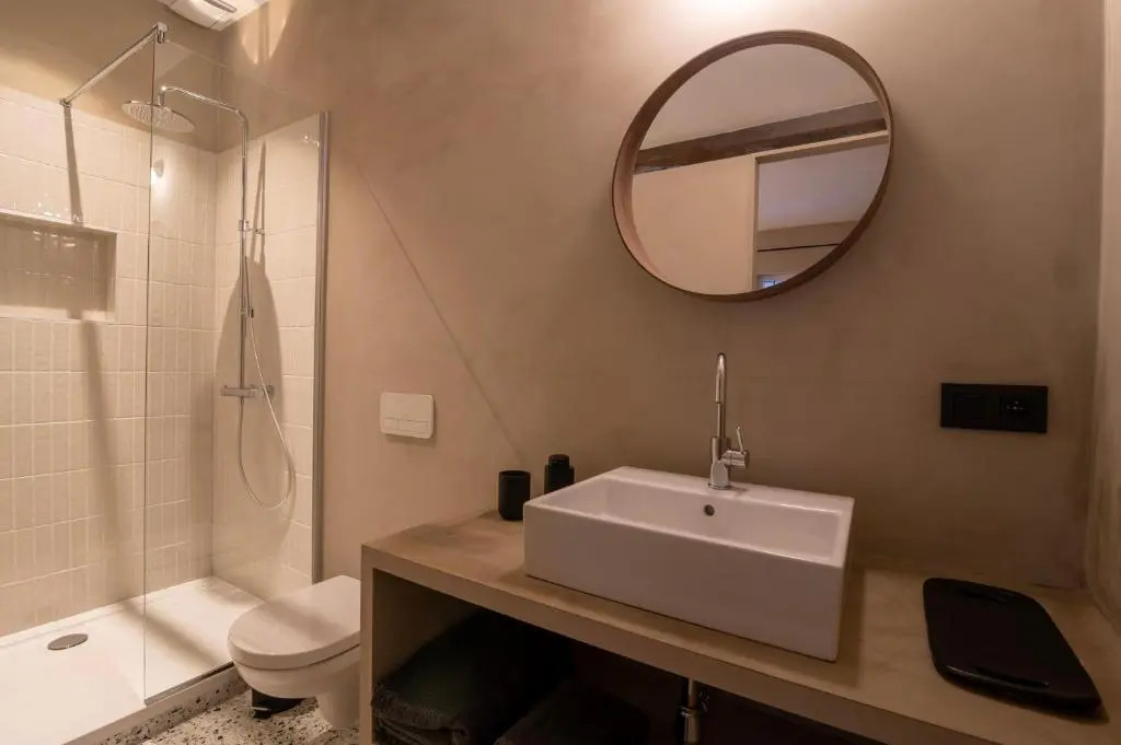 Private en-suite room in the heart of Le Sablon
