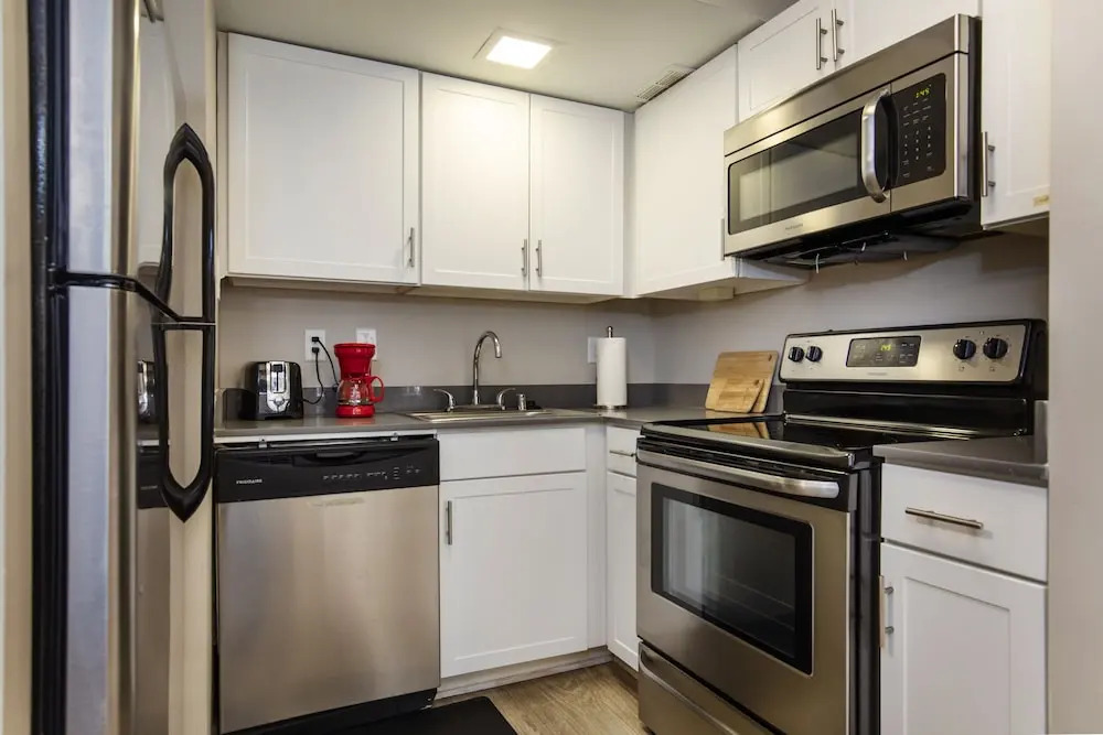 TWO Luxurious 1 BR CozySuites in Downtown Louisville