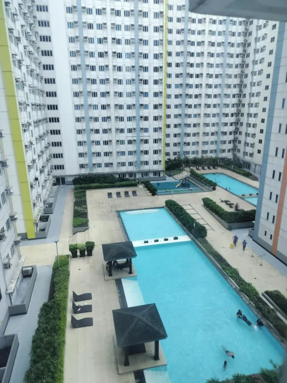 Tums MPlace Staycation 27th Floor Tower D