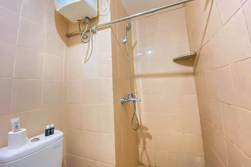 Deluxe 2BR at Parahyangan Residence By Travelio