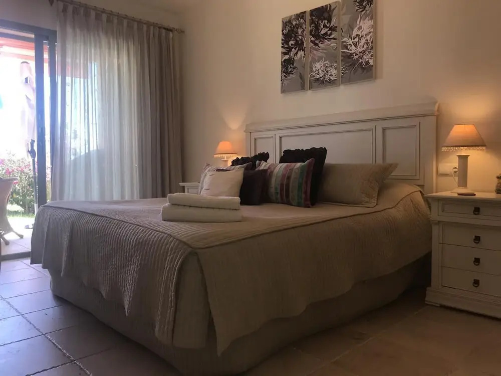 Apartment with Sea Views and Own Garden