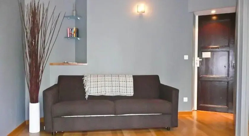 Madeleine Flat