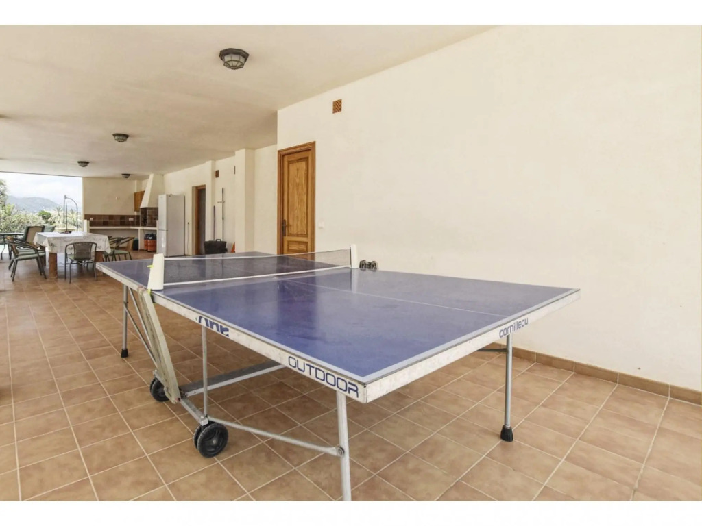 Stunning country house with pool and panoramic views for 10 people