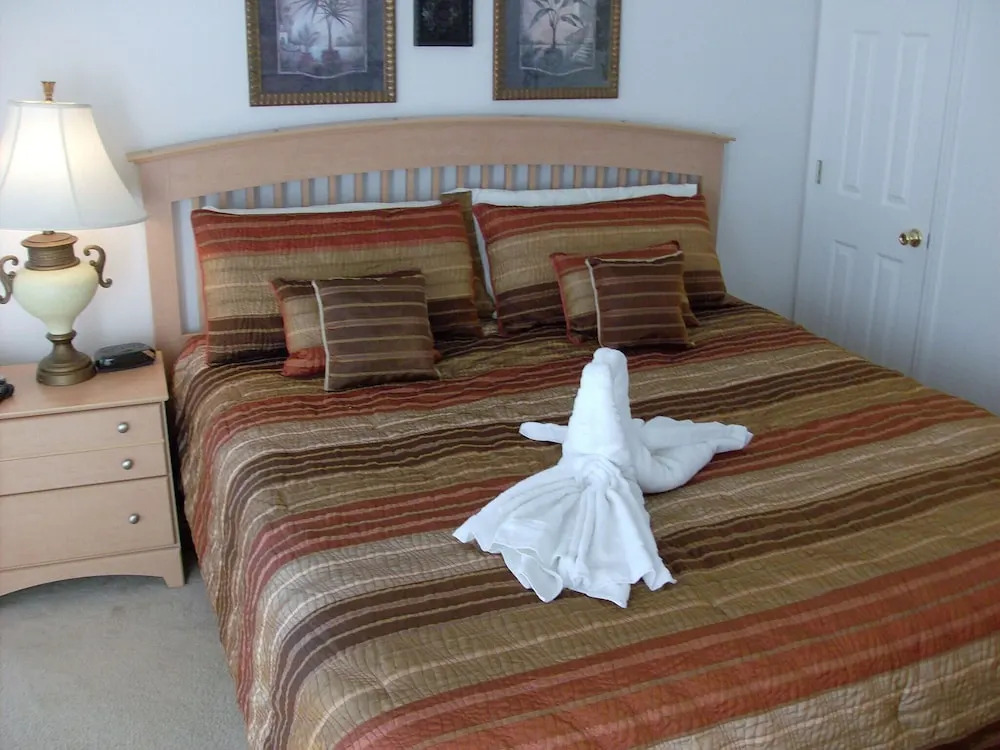 Have a great vacational experience in this 6 bedroom house