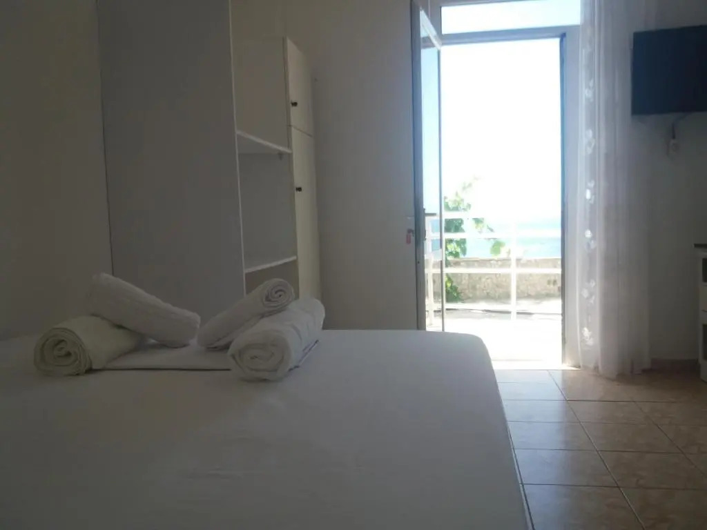 Qeparo Pano Rooms