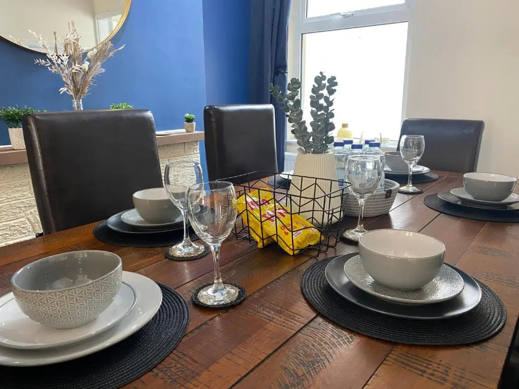 4BR House Popular Ravenhill Road