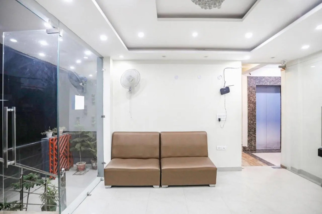 FabExpress Royal Stay