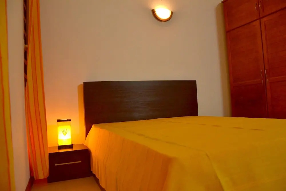 Studio in Black River, With Shared Pool, Enclosed Garden and Wifi - 1 km From the Beach