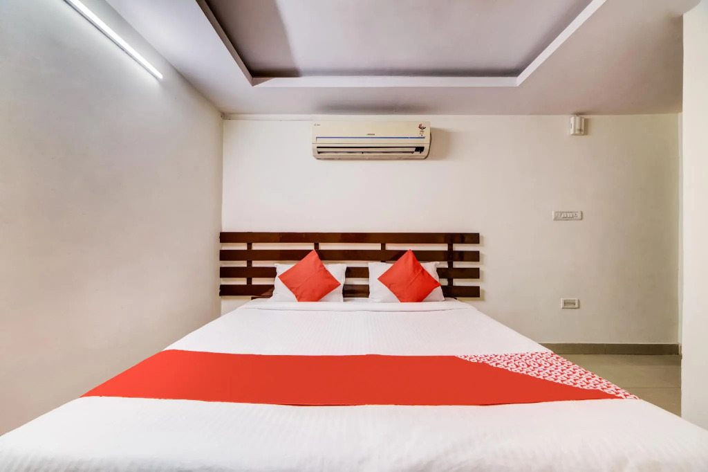 OYO 33504 Hotel Ananda Inn