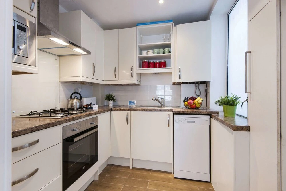 Stunning  Queensway Apartment - SGS