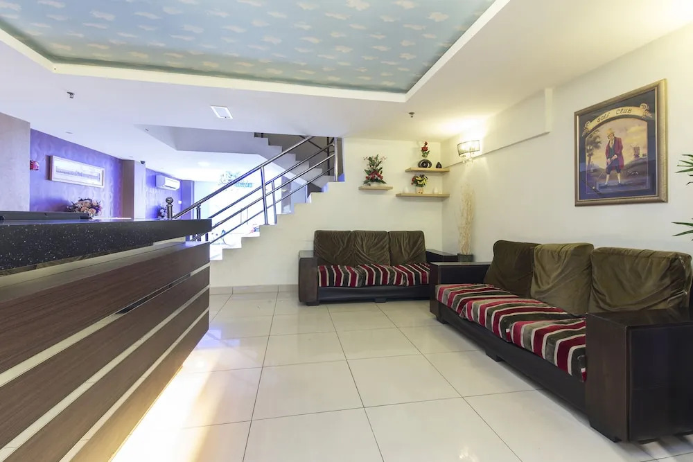 OYO 182 Simms Grand INN
