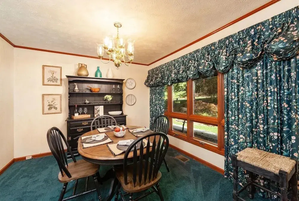 Chicken Creek's Edge 3 Bedroom Home by Redawning