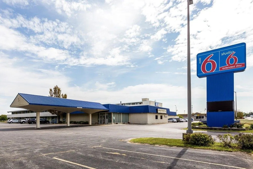 Studio 6-Pekin, IL