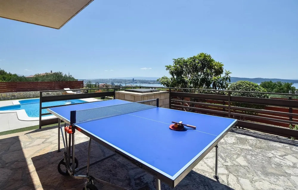 Amazing Home In Kastel Sucurac