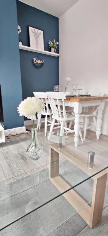 Homebird Property - Ashton House