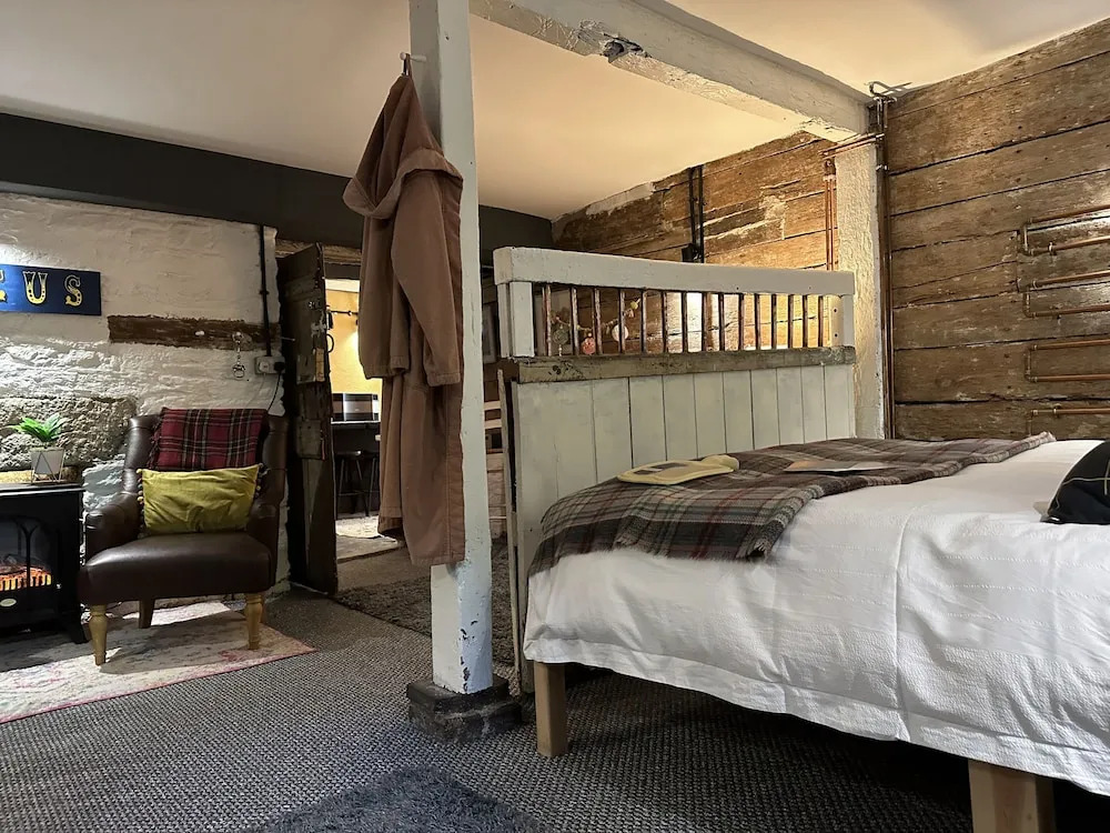 One Drake Road Hotel