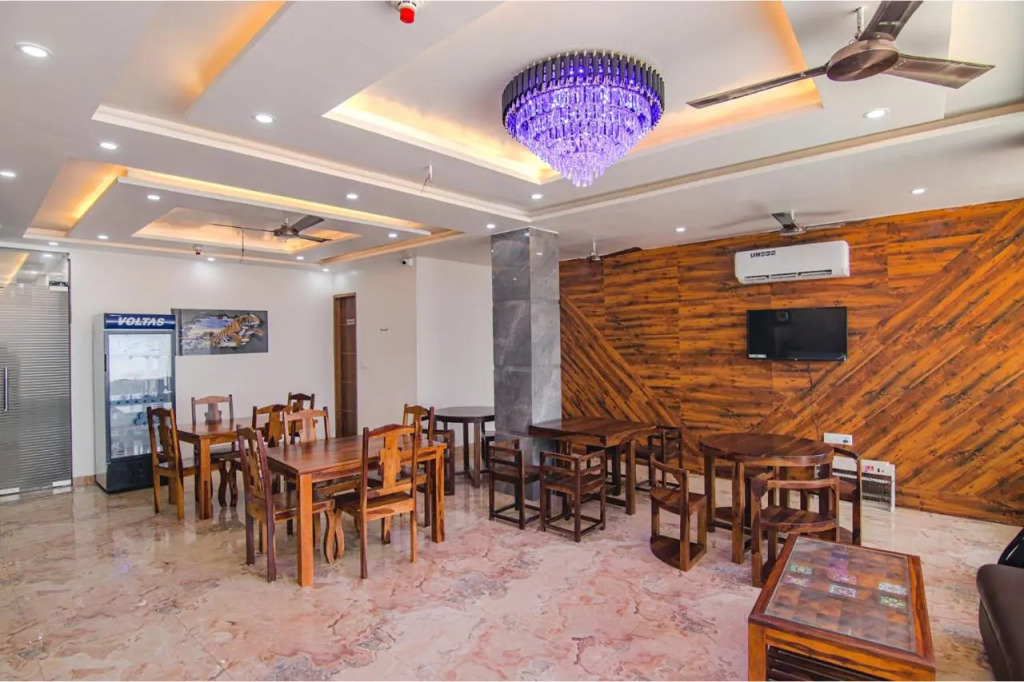 FabHotel Meridian Inn