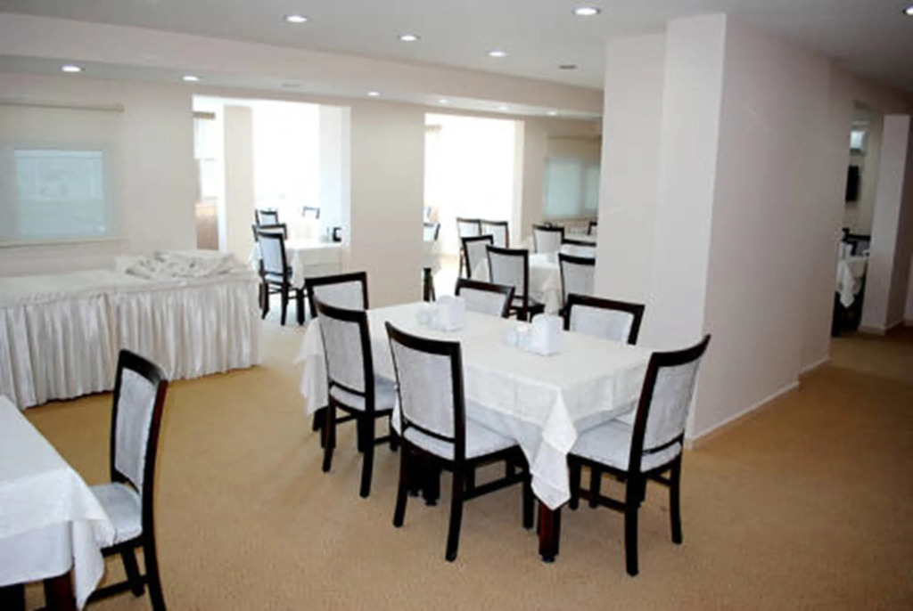 Anya Suit Otel