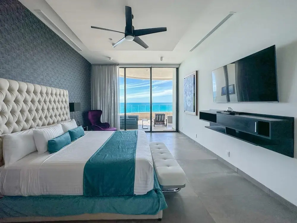 Beachtop Haven 2BR Condo at Iconic Sandy Beach
