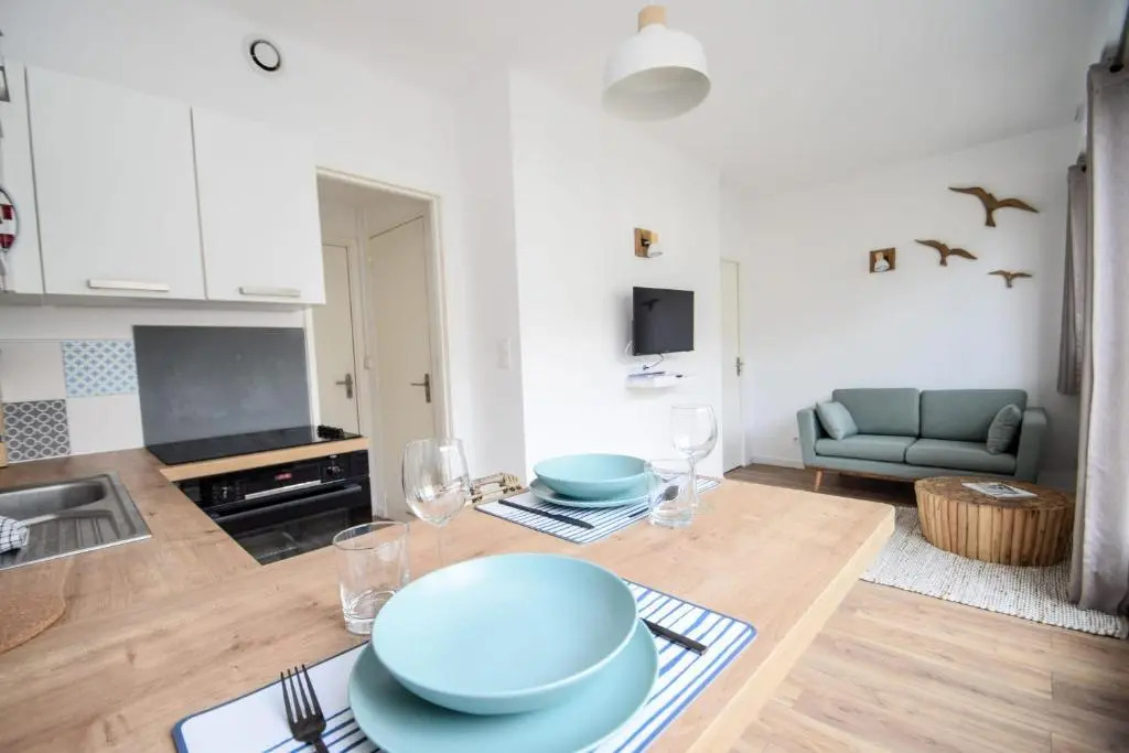 Appartement cosy 2 pers vue mer balcon hyper centre Dinard