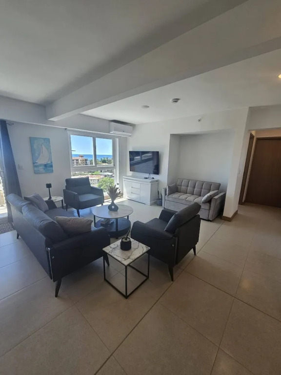 Stunning new Beachfront Condo 9th Floor Ocean View