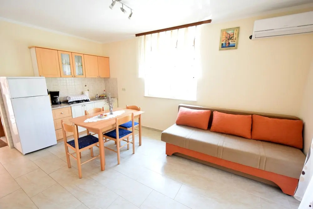 Apartment Jamb