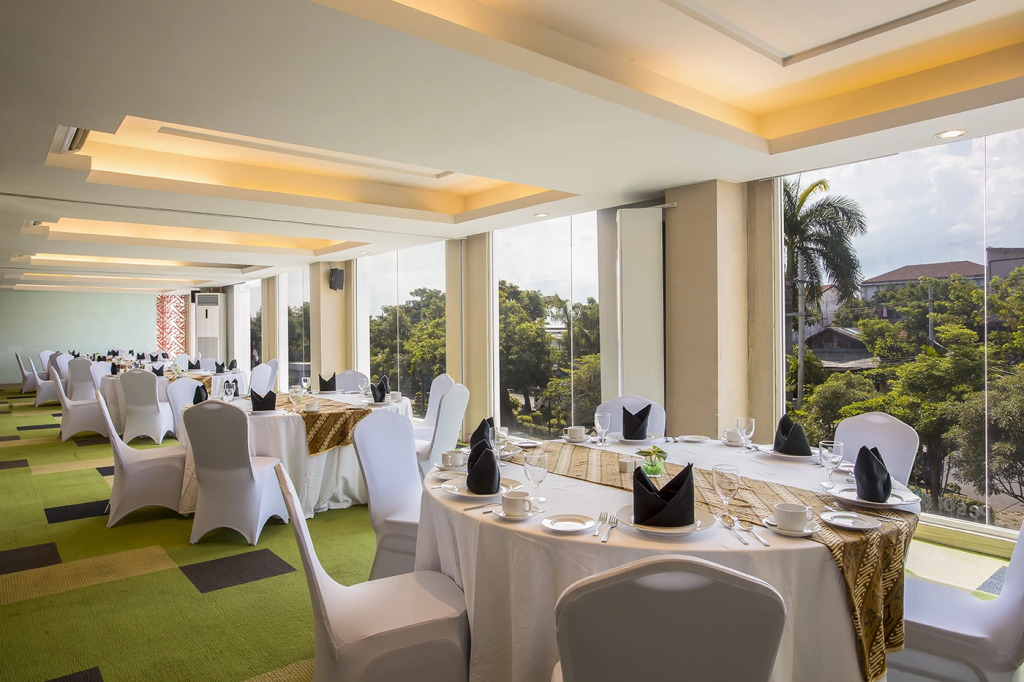 KHAS Surabaya Hotel