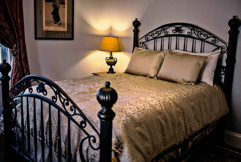 Samuel Sewall Inn