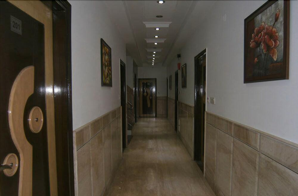 OYO 6408 Hotel Delhi Heart