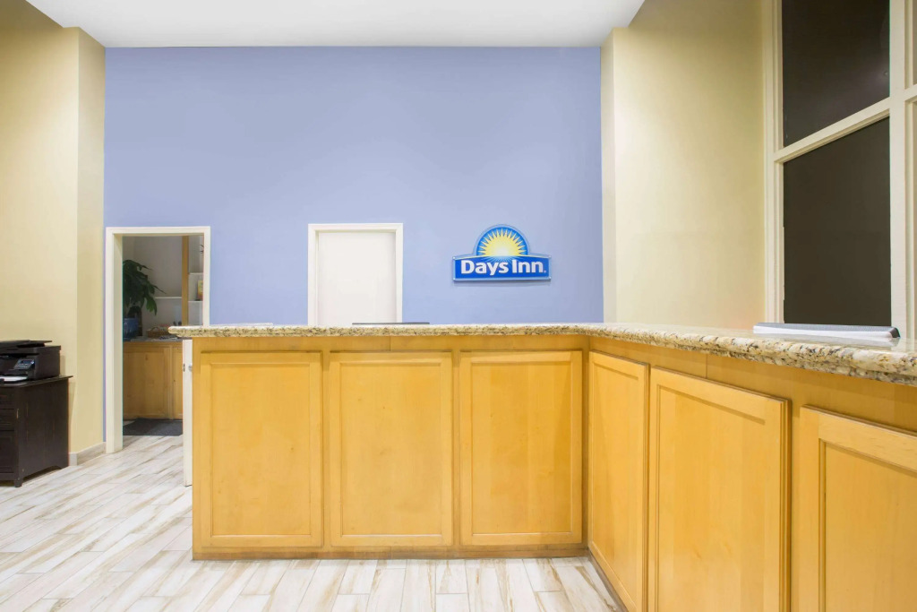 Days Inn by Wyndham Lake Havasu