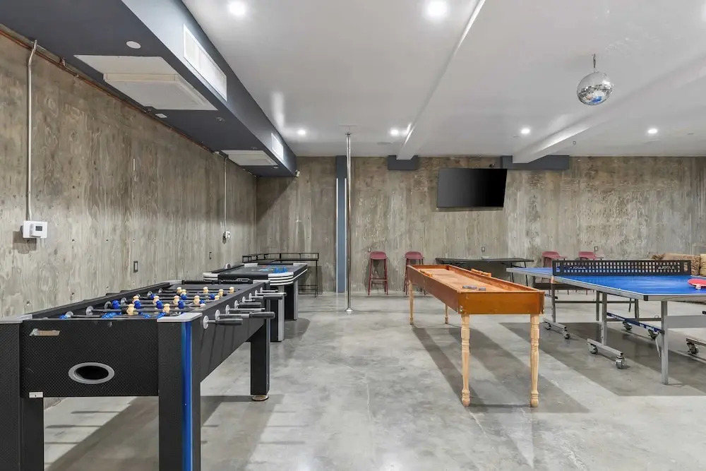 Luxe 8000 Sqft w/ 2 Pools, Sauna, Putting Green, Game Room Alta Vista Estate