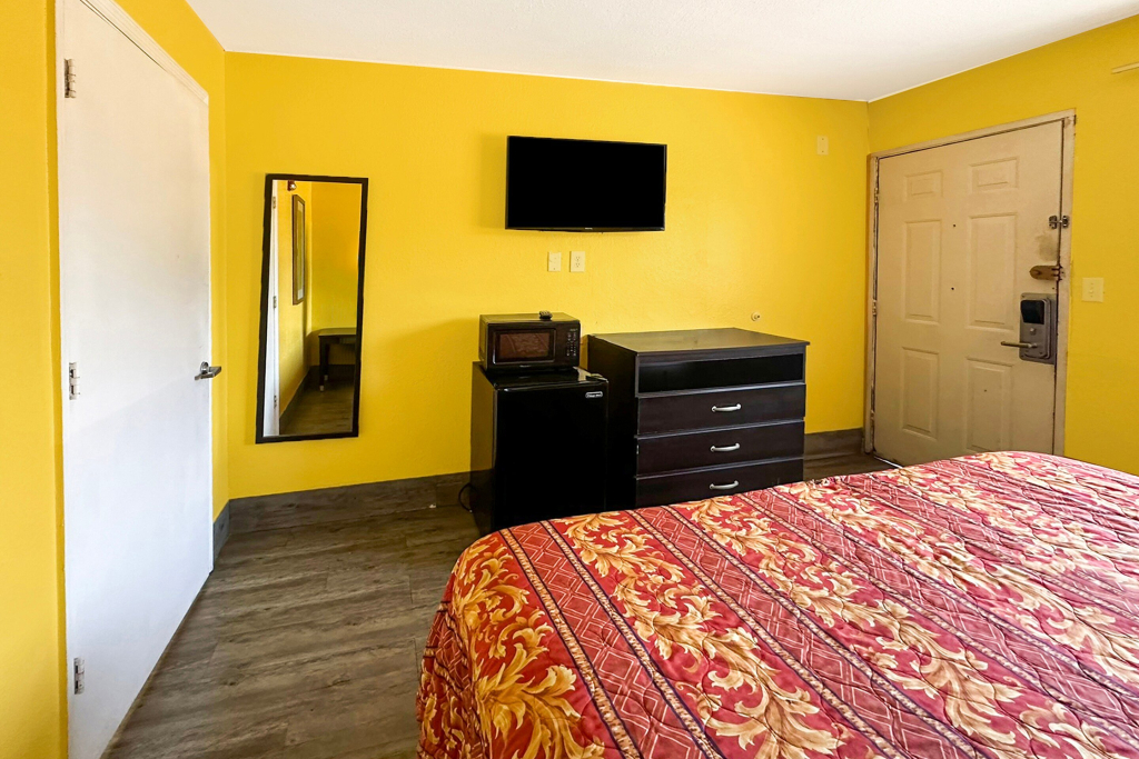 Luxury Inn By OYO Albany