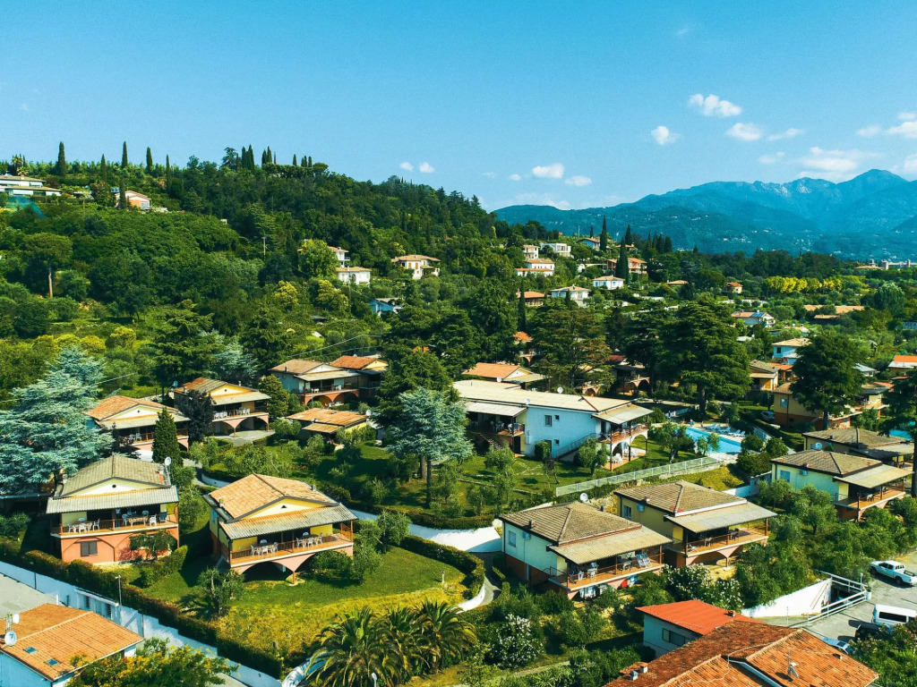 Serene Apartment in Manerba Del Garda with Pool