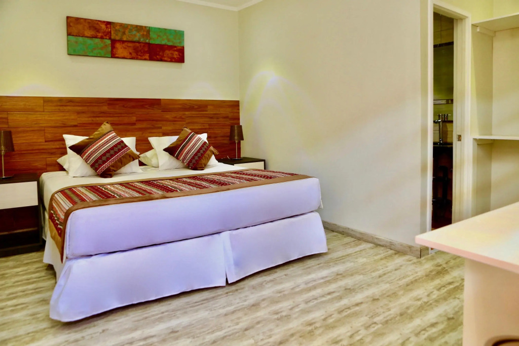 Yakana Hotel