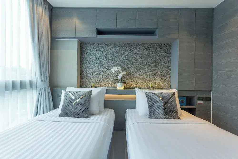Nicest Condo in City gate Kamala  c118