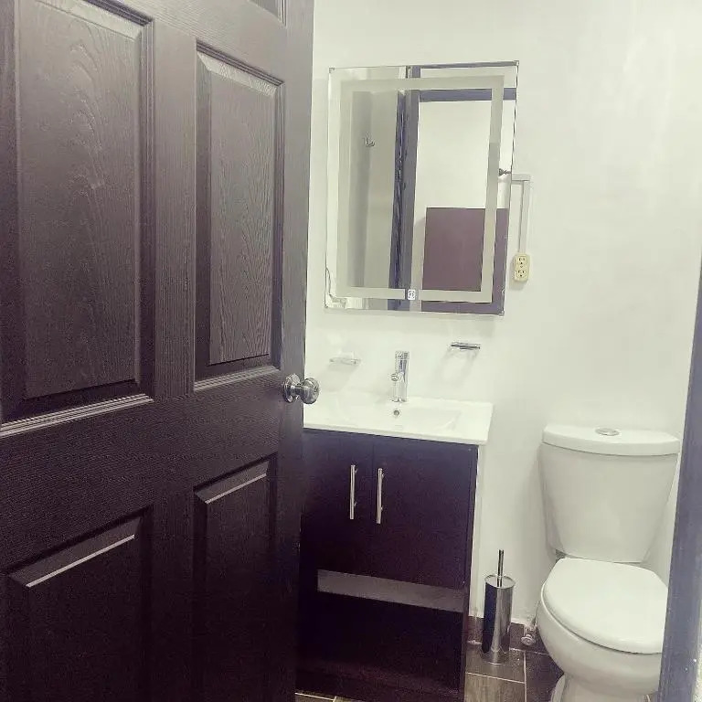 Agradable y caluroso apartamento de 3 recamaras y 2 Baños Completos recién remodelado