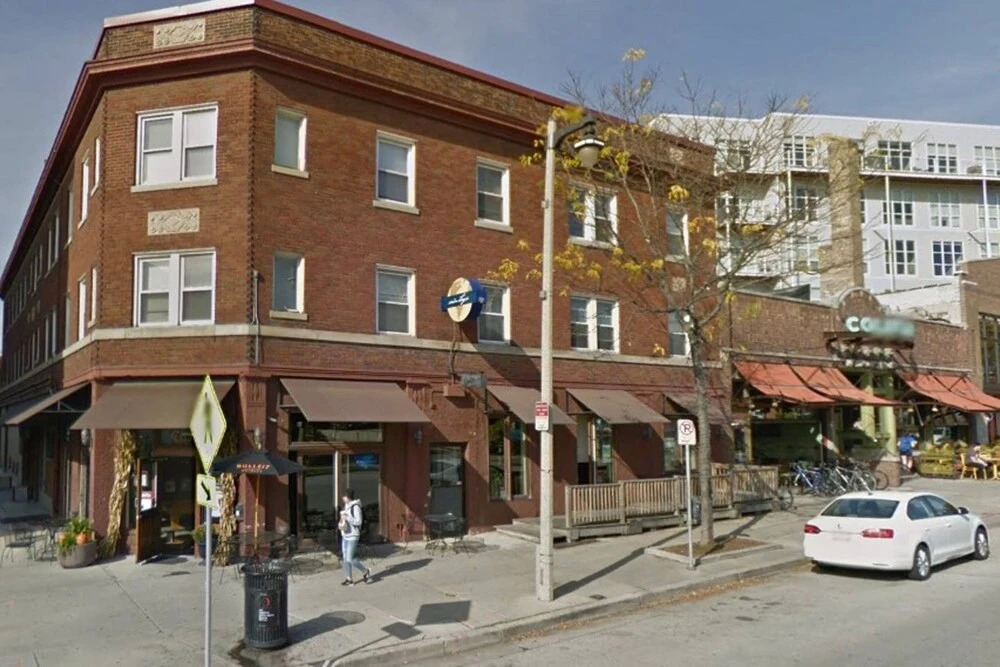Lively 1 Bedroom Apt Near Lake