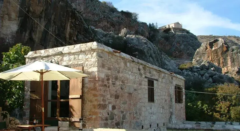 Androniki House