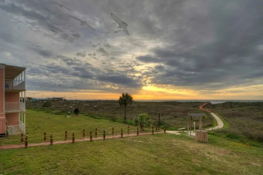 Beach Access + Ocean View, 2 Pools, Sports Court Seaside Escape by Avantstay