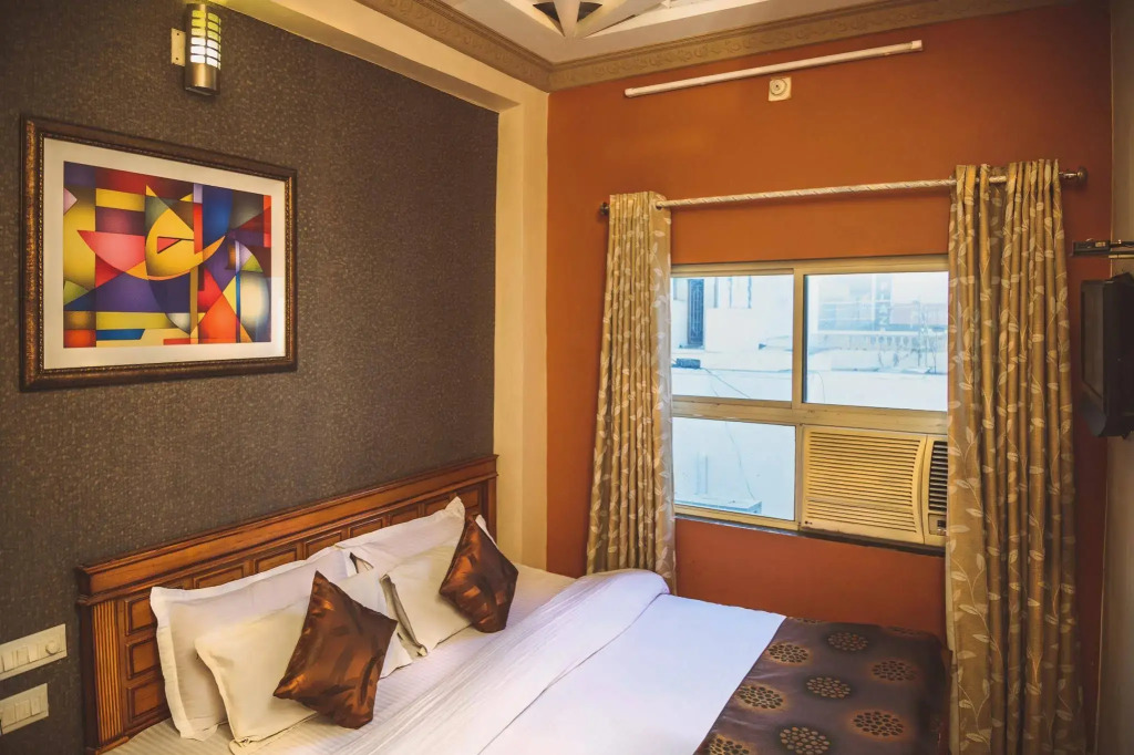 Hotel Meenakshi Udaipur - Family Preffered Hotel