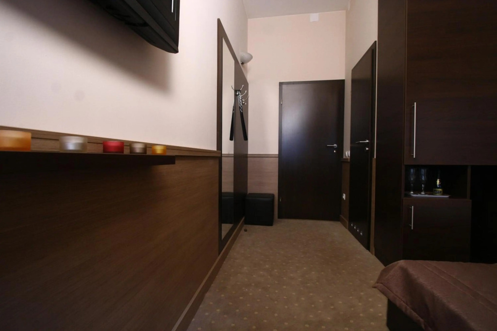 Central Hotel 21