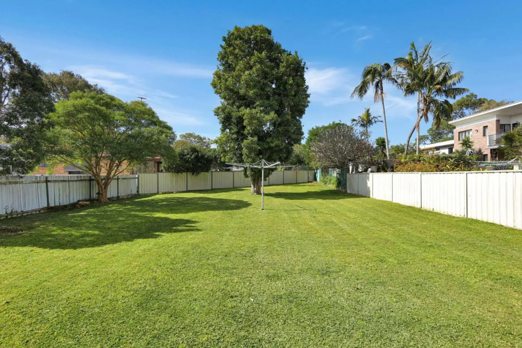 Pet Friendly on Pelican Close to Myall River