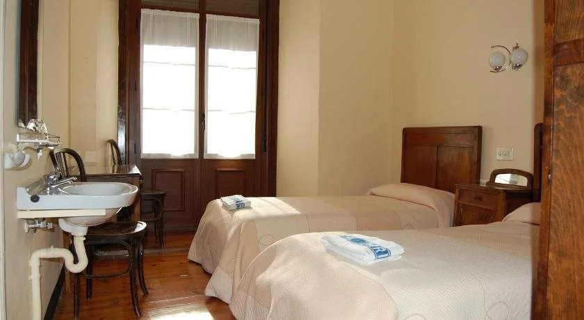 Hostal Paris