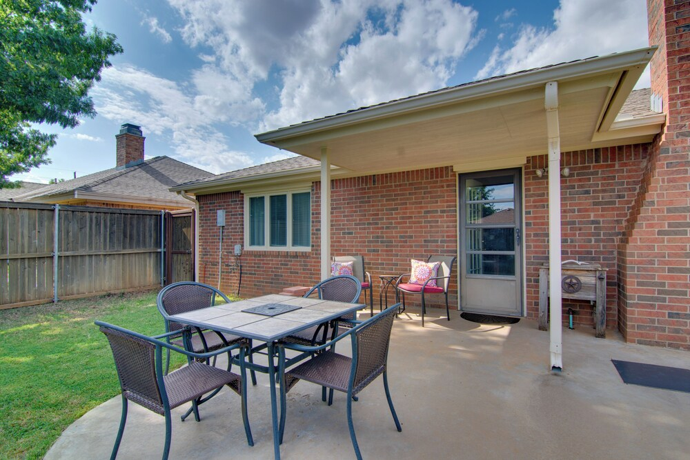 Lubbock Home w/ Deck & Yard - 8 Miles to Ttu!