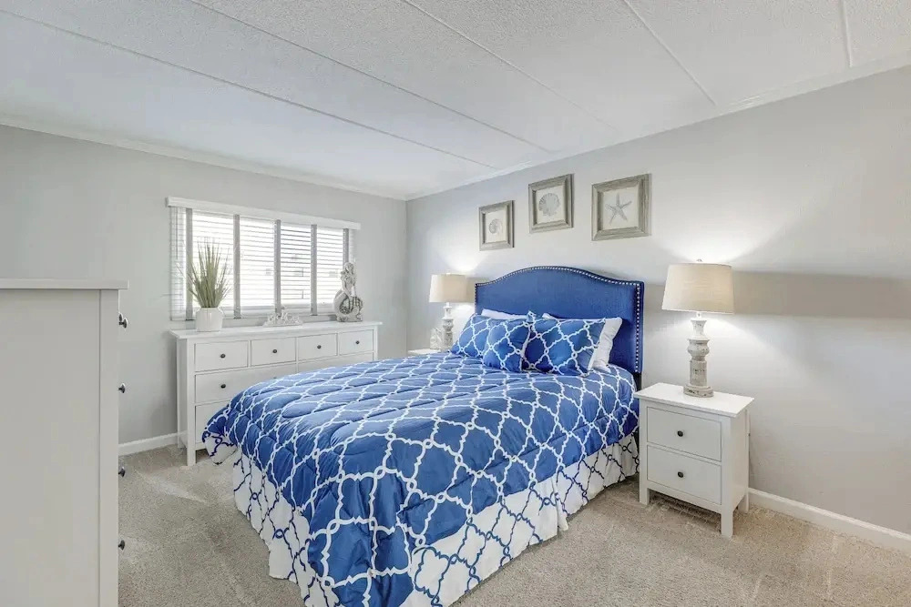 Walk to Beach! Modern Ocean City Condo w/ Balcony