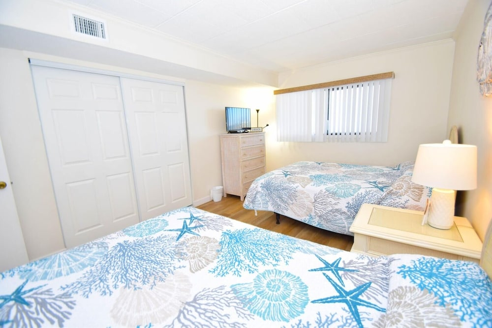 Ocean Hideaway 211