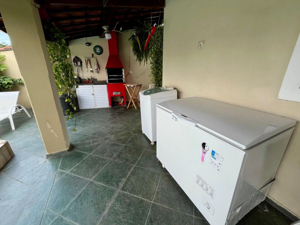 Casa com Piscina Hidro, área Gourmet, Próximo à praia