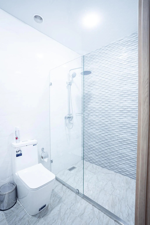 5 Wood Hotel (5 Вуд)