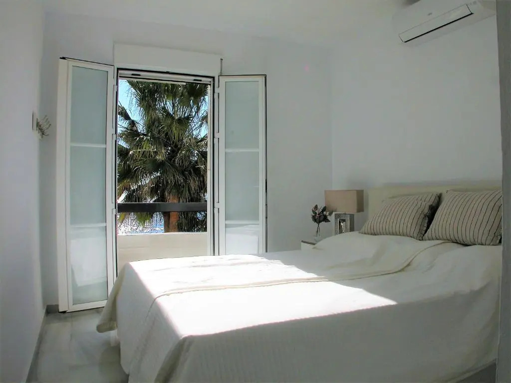 Playa Lucera - Fantastic 3 bedroom front line beach duplex apartment with open sea views from its 2 terraces between Fuengirola and Marbella - Costa del Sol - CS160
